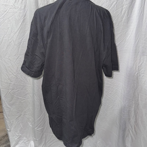 T-Shirt - Picture 3 of 4